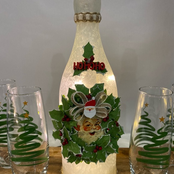 Champagne/Wine Flutes with Christmas Lighted Wine Bottle Display Serving Tray - Picture 4 of 4